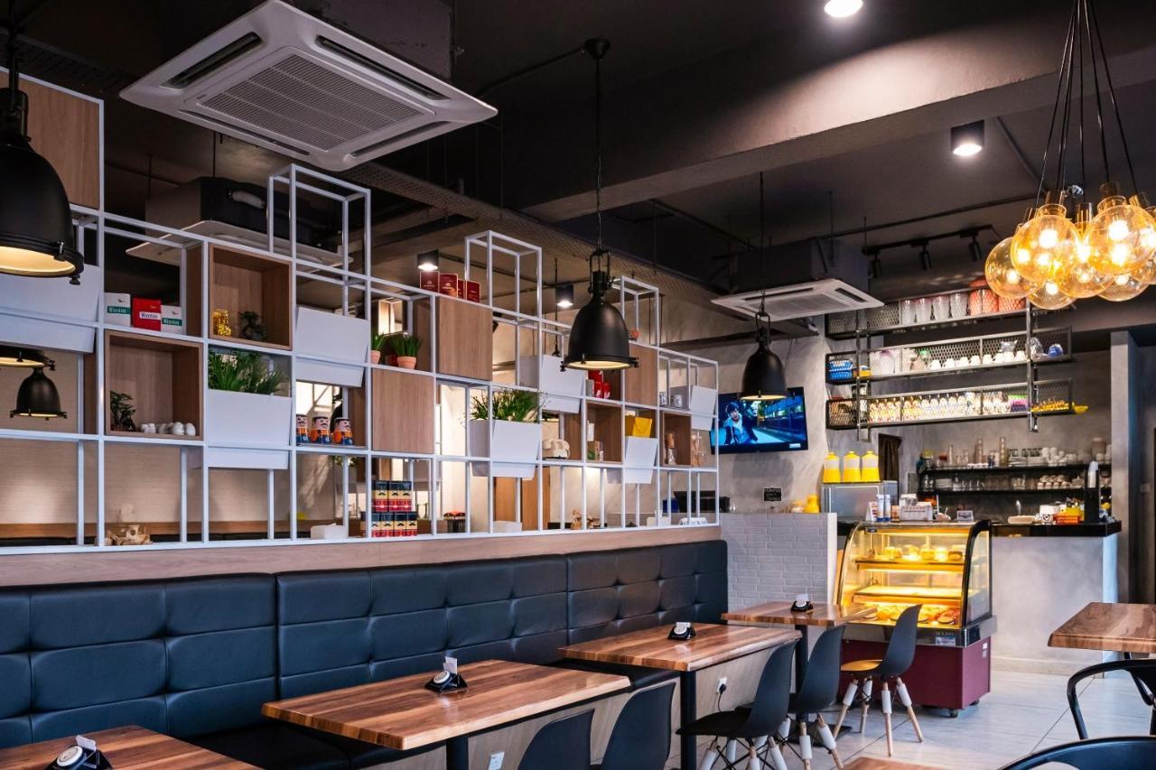 Hope Hotel Джохор Бахру Екстериор снимка